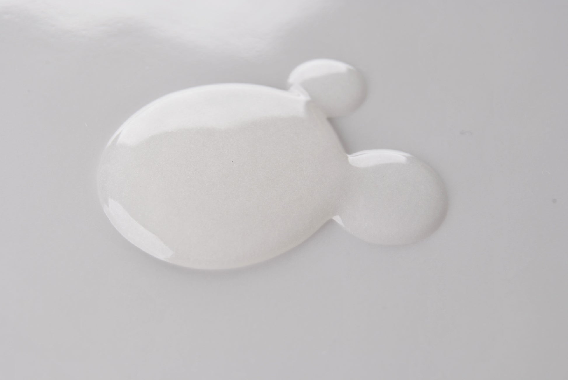 DOGS FIRST dog shampoo texture - moisturizing and calming formula with glycerin